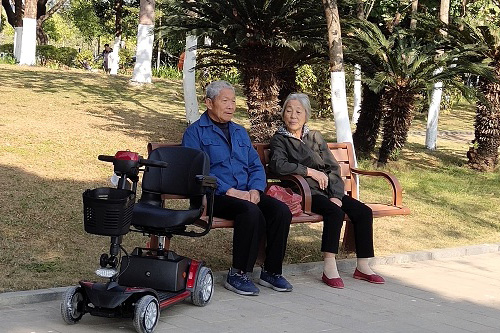 為什么老人需要老年代步車(chē)？
